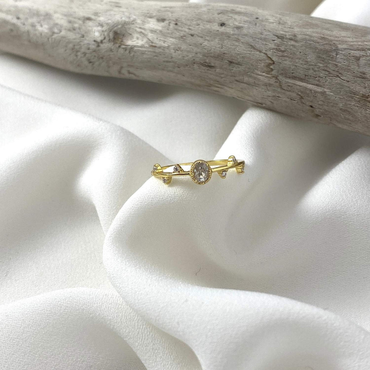 Lily Ring - Vintage Nature Gemstone Gold Vermeil - Women Jewelry